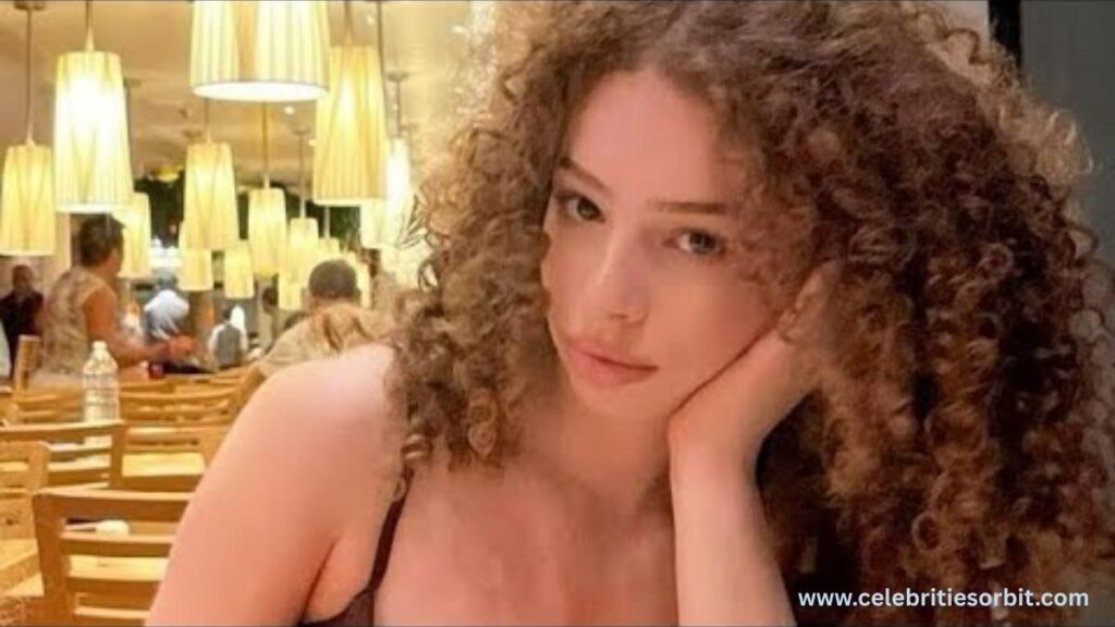 Sunday Kalogeras Height, Weight, and Appearance